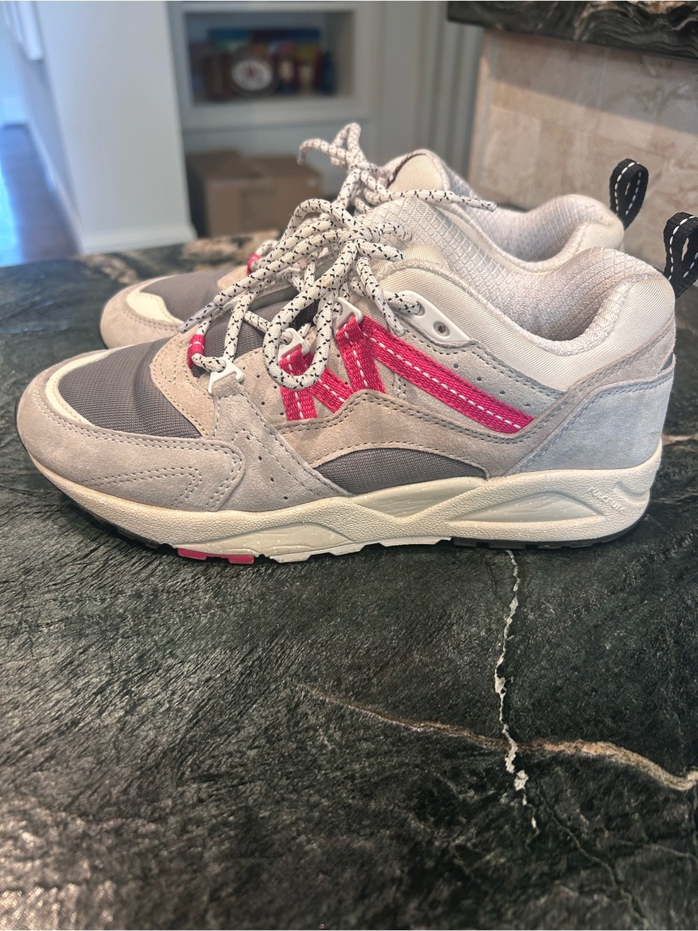 KARHU FUSION 2.0. Perfect Condition! Sz: 5.5 in Women’s.